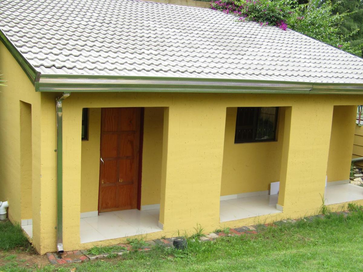 Phomolong Guest House, WestGate, Roodeporte Roodepoort Exterior foto